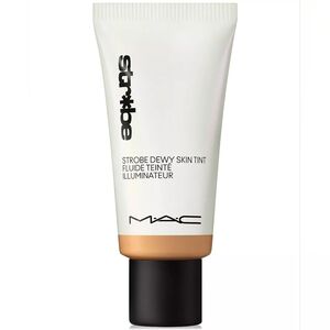 MAC Strobe Dewy Skin Tint Medium 3  1.0oz